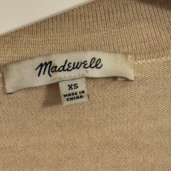 Cream Madewell sweater #knitwear
Fit to size
100percent Merlino wool - Picture 2 of 3